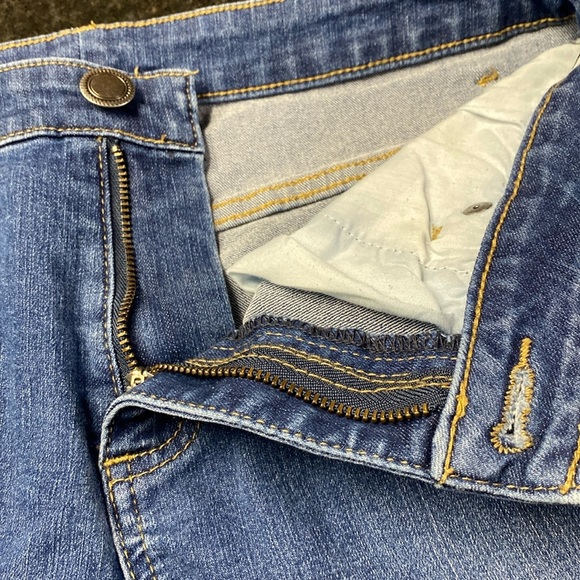 Christopher & Banks boot cut blue jeans size 4P - Picture 6 of 8